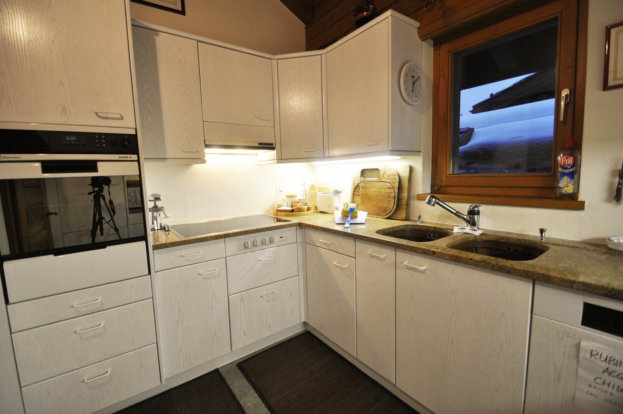 Haus Tiefbach - Apartment Cervino Zermatt Buitenkant foto